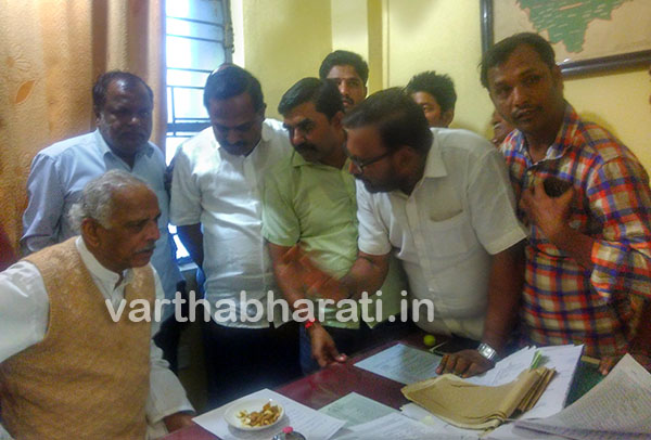 ಸಚಿವ ಕಾಗೋಡು ತಿಮ್ಮಪ್ಪ ಕಡೂರು ತಹಸೀಲ್ದಾರ್ ಕಛೇರಿಗೆ ದಿಢೀರ್ ಭೇಟಿ